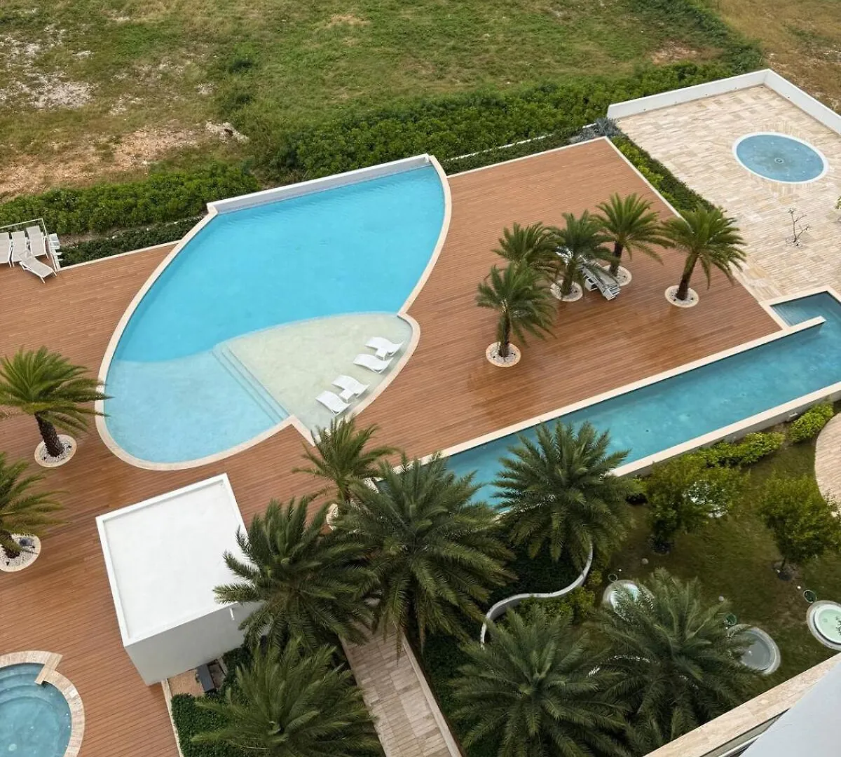 Confort & Luxury In Punta Cana At 7 Mares Cap Cana With Pools, Jacuzzi And Free Beach Access