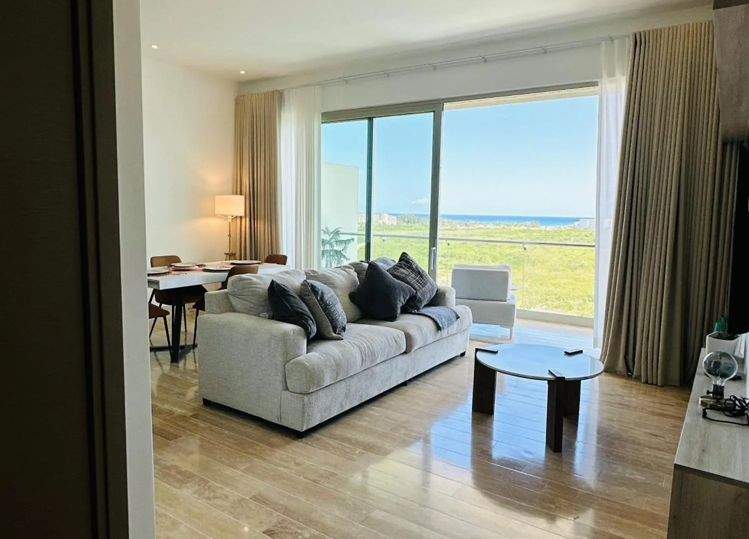 Confort & Luxury In Punta Cana At 7 Mares Cap Cana With Pools, Jacuzzi And Free Beach Access